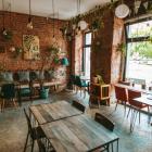 w kontakcie - znana i lubiana restauracja wegetariańska o rustykalnym wystroju...
