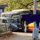 Autobus miejski nie mieścił się w zakręcie, ale mimo to jechał dalej  Autor: Szymon...