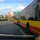 Wrocław: niebezpieczna jazda miejskiego autobusu. MPK Wrocław milczy  Autor:...