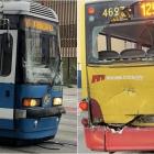 Kłopoty pasażerów MPK Wrocław: Wypadek tramwaju i autobusu miejskiego  Autor: Pasażerka...