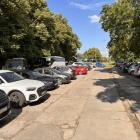 Parking u zbiegu al. Słowackiego i ul. Krasińskiego  Autor: Jakub Jurek