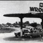 Rok 1981 - kilometrowe kolejki po paliwo na stacji przy autostradzie A4  Autor:...
