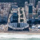 Beach Volleyball Arena to obiekt położony nad brzegiem oceanu w dzielnicy Copacabana....
