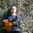 W Jastrzębiu-Zdroju tworzy i szuka inspiracji gitarzysta jazzowy, kompozytor, aranżer i...