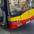 Kierowca autobusu MPK zasłabł, uszkadzając zaparkowanie auta  Autor: Jakub Tekliński