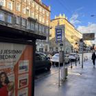 Przystanek Daszyńskiego przy ul. Jedności Narodowej (w kierunku Mostów  Warszawskich)....