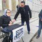 Premier w oślej ławce  Autor: Bartosz Senderek