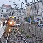 Utrudnienia dla pasażerów MPK. Porsche wpadło na torowisko  Autor: Kasia Fuławka