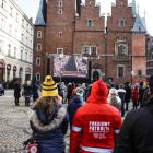 Wrocławianie żegnają prezydenta Pawła Adamowicza przed Starym Ratuszem  Autor: Magda...