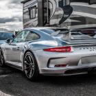 Para Porsche przy Pergoli koło Hali Stulecia - stanęły wokół fontanny z okazji 75-lecia...