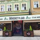 Whiskey in the Jar, ul. Rynek 23-24
Do jedzenie znajdziemy tu np. burgery, ale i zupy....
