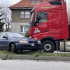 Wypadek na ulicy Wyścigowej. Auto zderzyło się z ciężarówką  Autor: Jakub Jurek