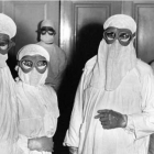 Ubiór ochronny służby zdrowia w okresie epidemii  Autor: Zakład Narodowy im....