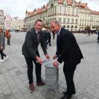 Kandydaci PSL przynieśli na konferencję prasową piec typu „koza”  Autor: bas