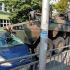 Wrocław: Niecodzienny wypadek - opancerzony wóz rozjechał forda  Autor: FB Wrocław...