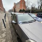 Auto stało na zakazie półtora miesiąca. Służby zmylił trójkąt ostrzegawczy  Autor: k
