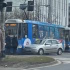 Wrocław: po wypadku tramwaju i osobówki utrudnienia na ul. Legnickiej  Autor: Czytelnik