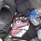 Przy zatrzymanych znaleziono rękawice bokserskie i ochraniacze  Autor: mat. Policji
