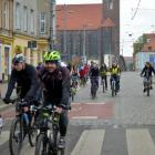 Z wrocławskich ulic codziennie korzystają tysiące rowerzystów  Autor: Wojciech Bolesta