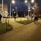 Brak odpowiedniego chodnika dla pieszych prowadzącego do stacji kolejowej Wrocław...