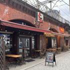 Huta. To kolejny pub na Bogusławskiego. Czynne codziennie, do 1.00 lub 2.00 w nocy....