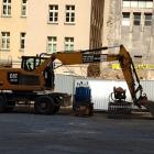 Na ulicy Świdnickiej wokół Solpolu w centrum Wrocławia trwają prace rozbiórkowe. Na...