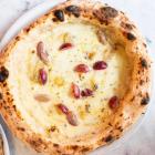 Iggy Pizza, Kuźnicza 10 - pizza bianco nr 14: kwiaty lawendy, miód, gorgonzola i...
