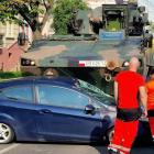 Wrocław: Niecodzienny wypadek - opancerzony wóz rozjechał forda  Autor: Aleksandra...