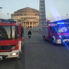 Akcja straży pożarnej pod Halą Ludową. Włączyła się czujka przeciwpożarowa  Autor: is