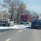 Wrocław: Pożar auta osobowego na ruchliwej ulicy. Utrudnienia w ruchu  Autor: Zdjęcia...