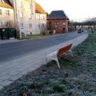 Nowa ławka na Żernikach - tuż przy ulicy  Autor: Michał Garstka