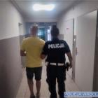 Pijany kierowca nie ufał swojej pasażerce i nie pozwolił jej kierować  Autor: Policja...