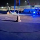 Tak kręcił bączki, że wylądował na słupie. Teraz poszukuje go policja  Autor: Pomoc...
