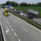 Karambol na A4! Droga jest zablokowana. Jest ranna osoba  Autor: traxelektronik