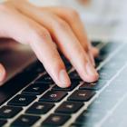  ZMIANY ORTOGRAFII W POLSCE   

W zakresie pisowni prefiksów:
  
a) uzupełnienie...