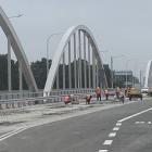 Drogowcy musieli zrywać z mostów nowy beton