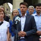 Piotr Uhle (pierwszy z prawej) jest jednym z liderów zbiórki podpisów pod projektem...