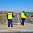 Wrocławska policja karze mandatami za jazdę na zderzaku. Mundurowi mają radary z nową...