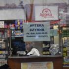 Przy hali Tęcza jest apteka czynna od poniedziałku do soboty w godz. 8.00 - 20.00....
