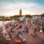 ZaZoo Beach Bar
 
Zazoo znajduje się dokładnie na tyłach wrocławskiego ogrodu...