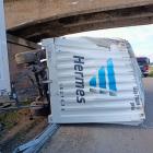Autostrada A4 zablokowana po wypadku ciężarówki  Autor: Ochotnicza Straż Pożarna Krzyżowa