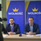 Robert Grzechnik z partii Wolność (po prawej)  Autor: Wojciech Bolesta/archiwum