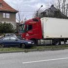 Wypadek na ulicy Wyścigowej. Auto zderzyło się z ciężarówką  Autor: Jakub Jurek