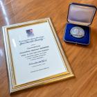 Prof. Krzysztof Simon został uhonorowany Medalem 75-lecia Misji Jana Karskiego  Autor:...