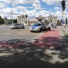 Kaczy spacer - plac Orląt Lwowskich, Wrocław  Autor: mgo
