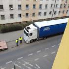 Kierowca ciężarówki obsługującej budowę przy ul. Komuny Paryskiej odmówił przyjęcia...
