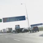 Rośnie korek na AOW przy zjeździe na autostradę A4  Autor: Czytelnik