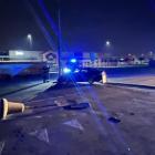 Tak kręcił bączki, że wylądował na słupie. Teraz poszukuje go policja  Autor: Pomoc...