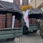 Wolontariusze Caritas Archidiecezji Wrocławskiej wraz z żołnierzami Wojsk Obrony...