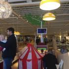 Telewizor w restauracji - Ikea w Bielanach Wrocławskich  Autor: ml